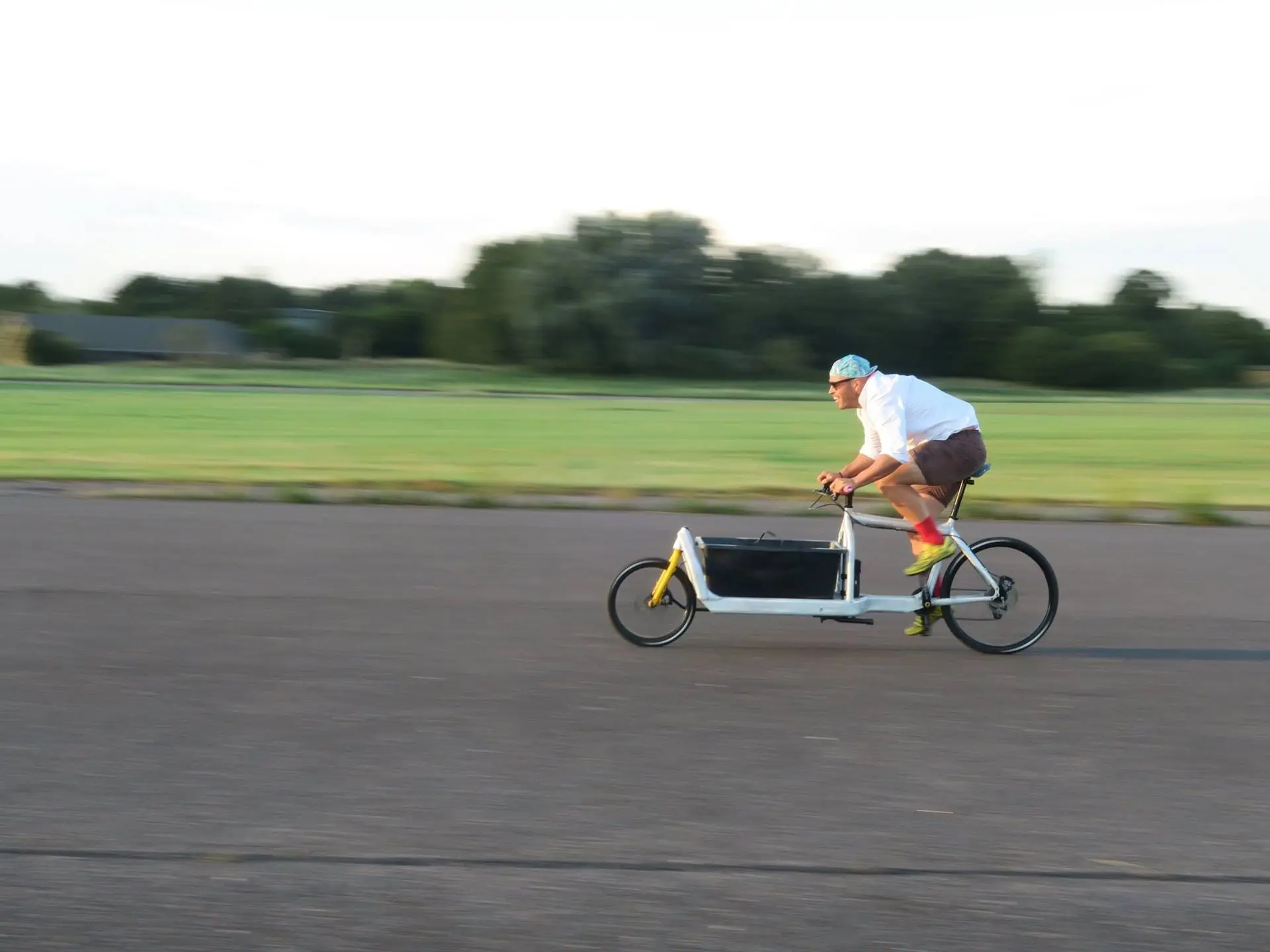Das Original: BULLITT ohne Motor – für echte Muskelkraft und maximale Wendigkeit. BULLITT von Larry vs Harry – sportliches Lastenrad ohne Motor, gebaut für Geschwindigkeit und urbanen Alltag.