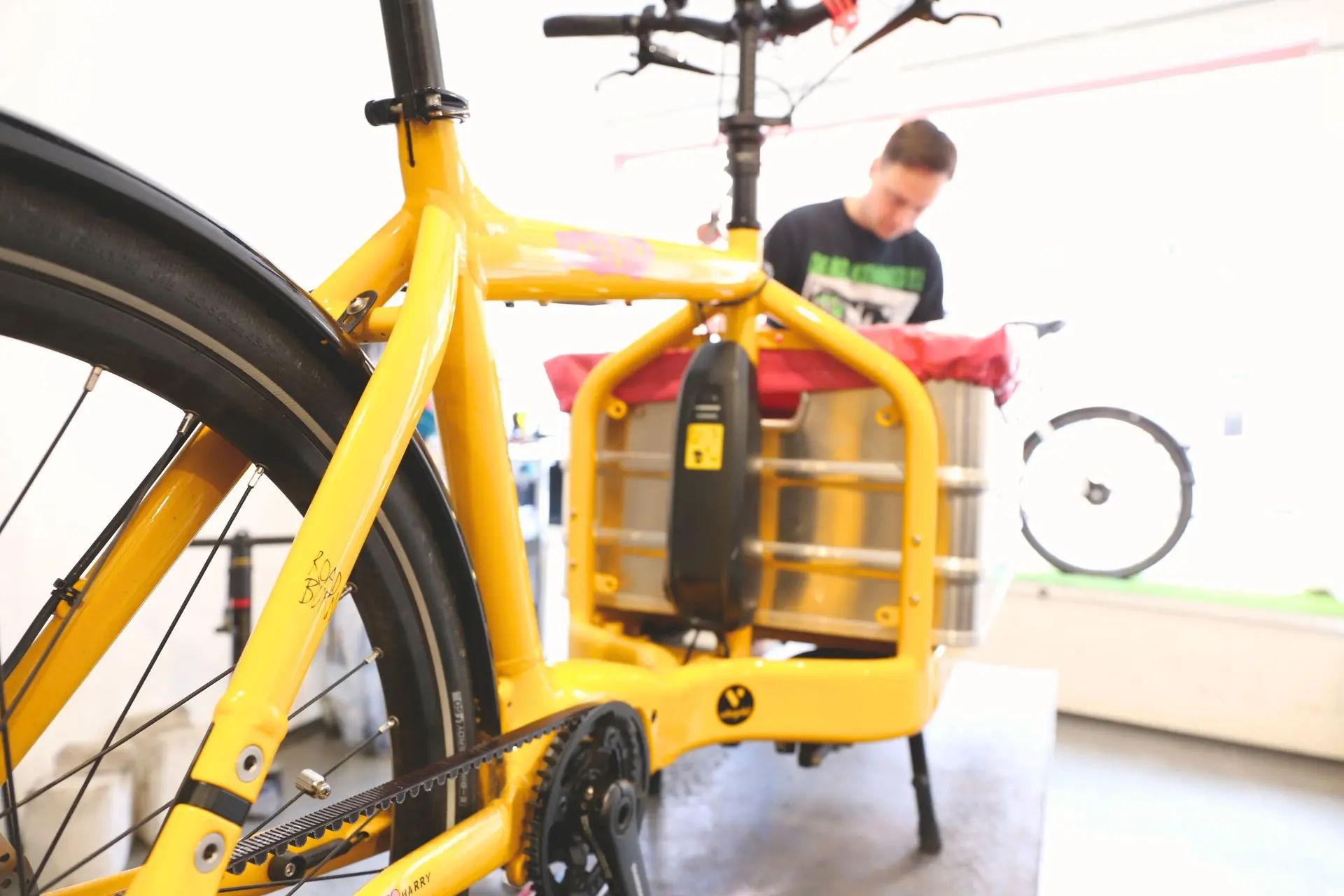 Zweiradmechatroniker/in Ausbildung – Lastenräder professionell warten & reparieren Kaufmann/-frau im E-Commerce – Ausbildung bei Velogold in Hannover